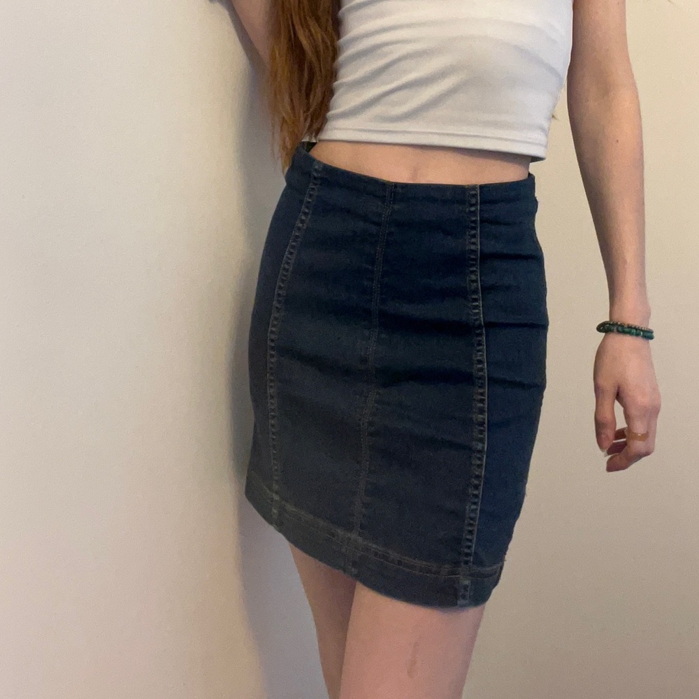 FREE PEOPLE DENIM STRETCHY MINI PENCIL SKIRT SIZE 0 / SMALL NAVY BLUE